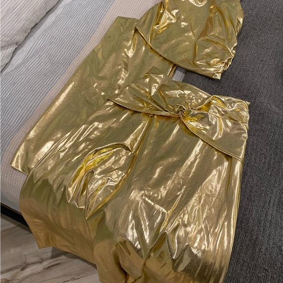 Miley Cyrus Flowers Music Video Costume - Picture 5 of 10